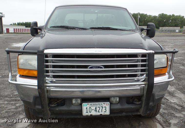 image for item DA8841 2001 Ford F350 Super Duty SuperCab pickup truck