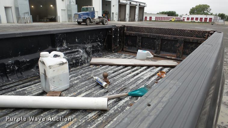 image for item DA8841 2001 Ford F350 Super Duty SuperCab pickup truck