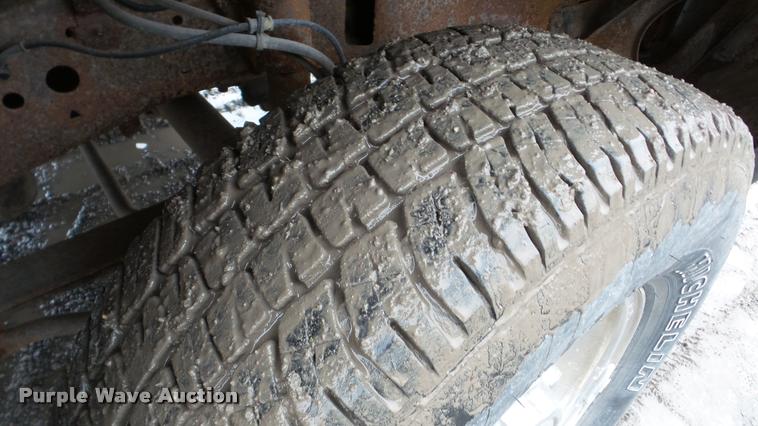 image for item DA8841 2001 Ford F350 Super Duty SuperCab pickup truck