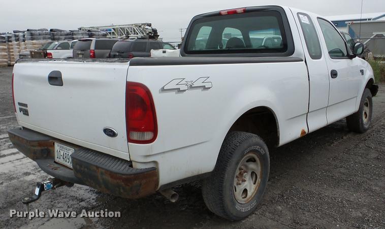 image for item DA8842 2004 Ford F150 SuperCab pickup truck