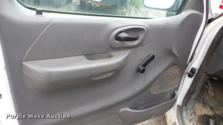 image for item DA8842 2004 Ford F150 SuperCab pickup truck