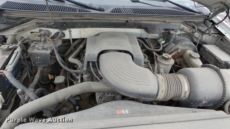 image for item DA8842 2004 Ford F150 SuperCab pickup truck