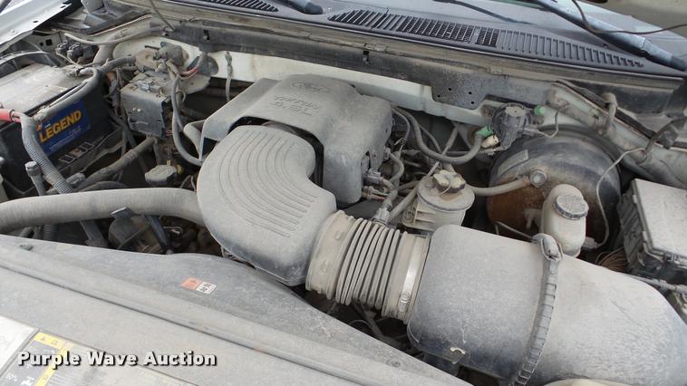 image for item DA8842 2004 Ford F150 SuperCab pickup truck