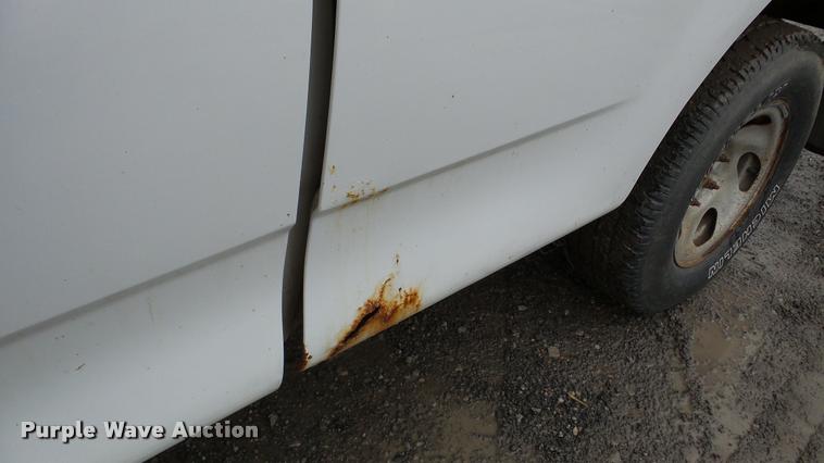 image for item DA8842 2004 Ford F150 SuperCab pickup truck