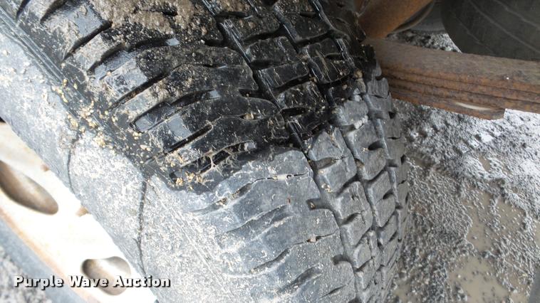 image for item DA8842 2004 Ford F150 SuperCab pickup truck