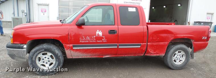 image for item DA8845 2003 Chevrolet Silverado 1500 Ext. Cab pickup truck