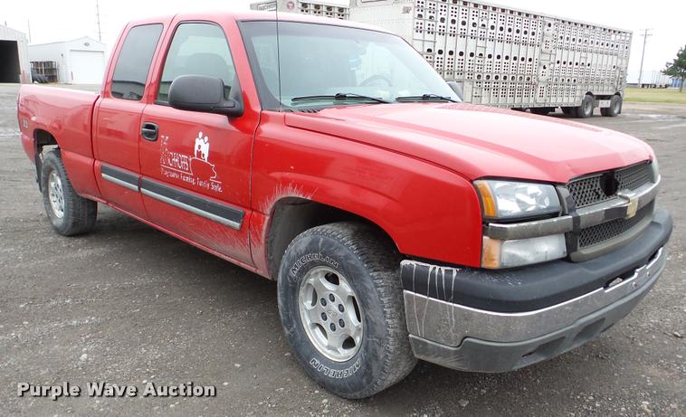image for item DA8845 2003 Chevrolet Silverado 1500 Ext. Cab pickup truck