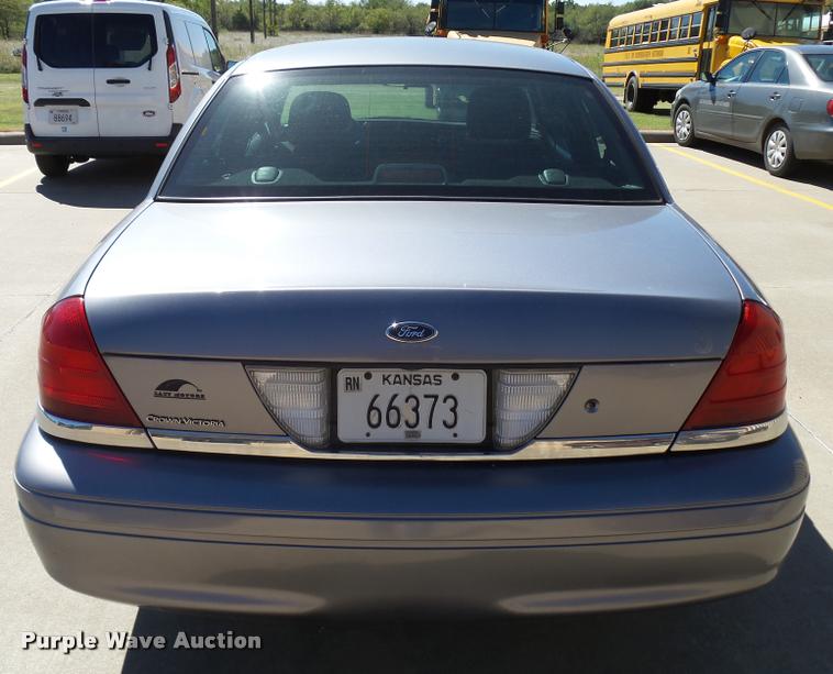 image for item DA9810 2006 Ford Crown Victoria