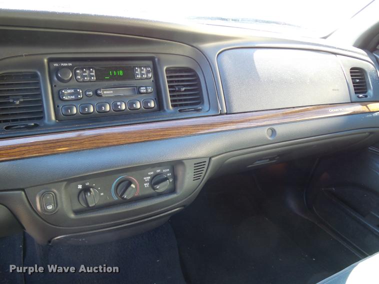 image for item DA9810 2006 Ford Crown Victoria