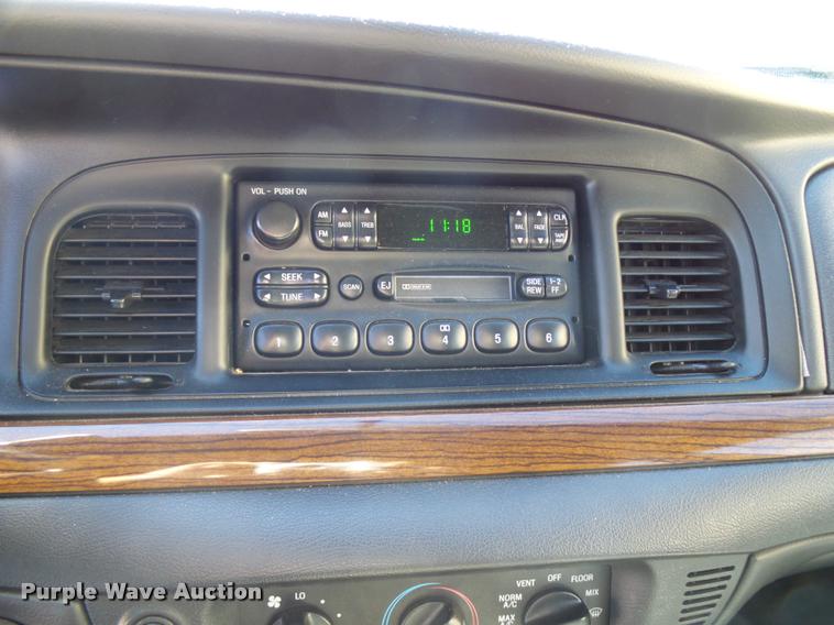 image for item DA9810 2006 Ford Crown Victoria