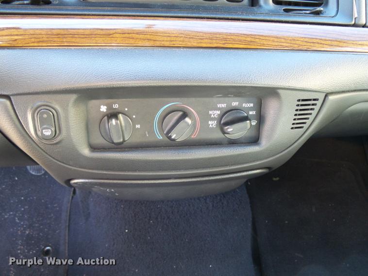 image for item DA9810 2006 Ford Crown Victoria