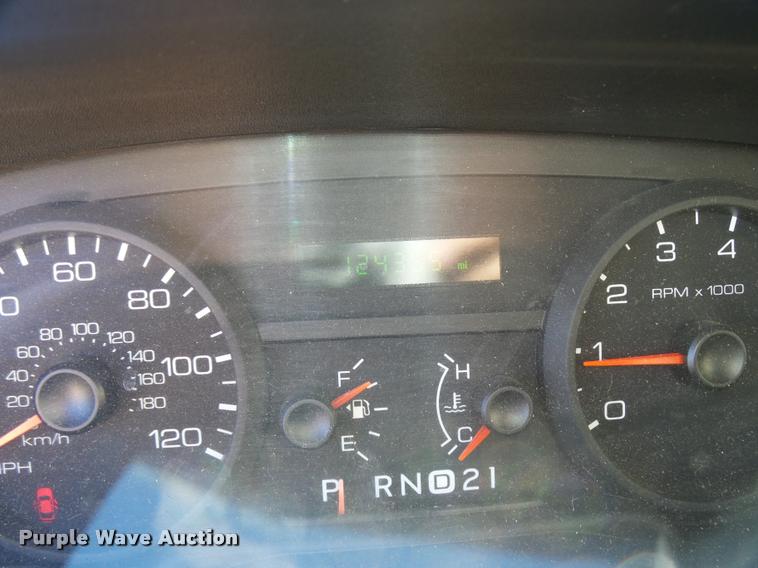 image for item DA9810 2006 Ford Crown Victoria