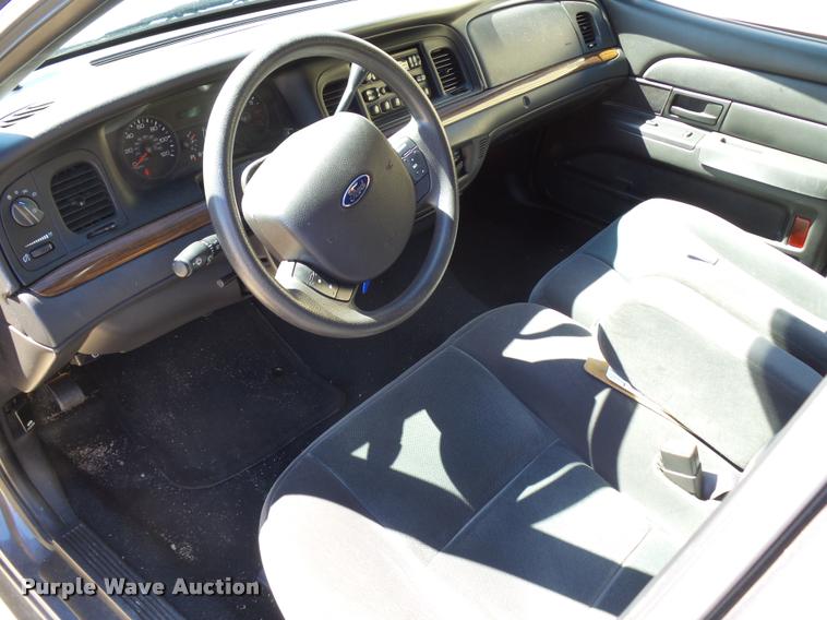 image for item DA9810 2006 Ford Crown Victoria