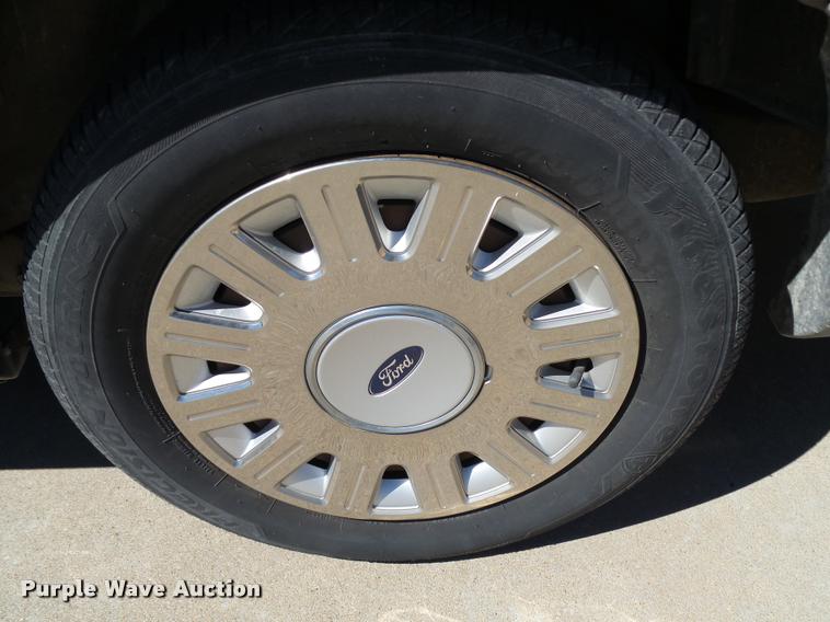 image for item DA9810 2006 Ford Crown Victoria