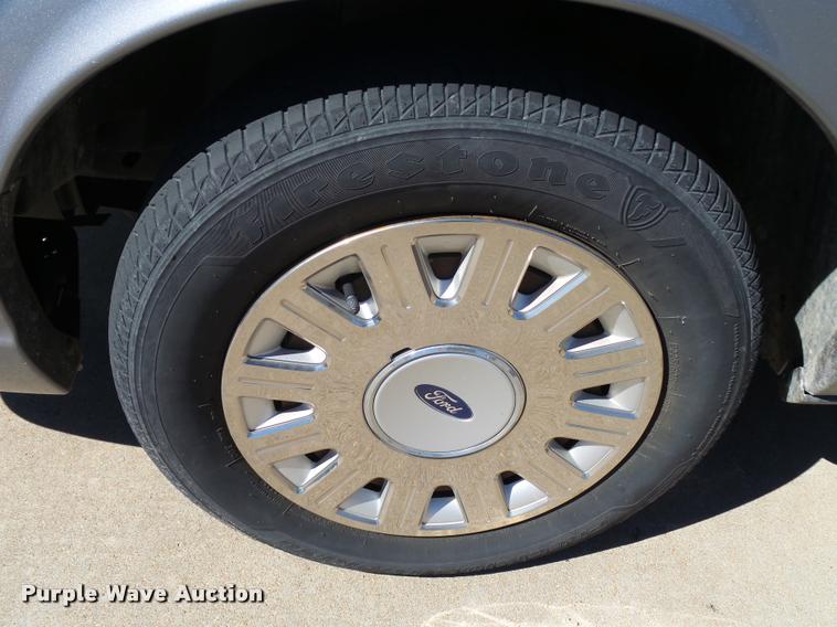 image for item DA9810 2006 Ford Crown Victoria