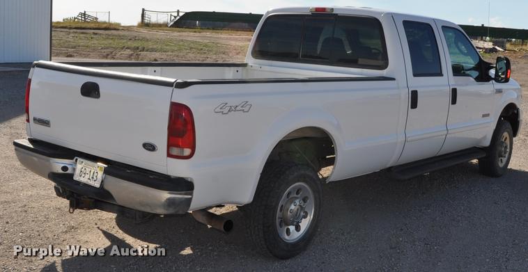image for item G7485 2005 Ford F250 Super Duty Crew Cab pickup truck