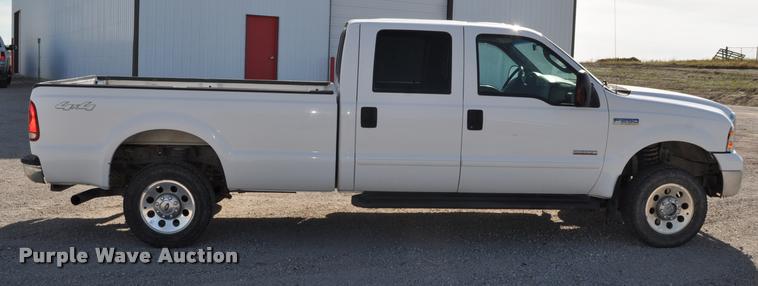 image for item G7485 2005 Ford F250 Super Duty Crew Cab pickup truck