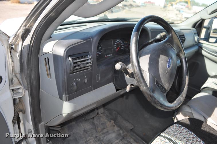 image for item G7485 2005 Ford F250 Super Duty Crew Cab pickup truck