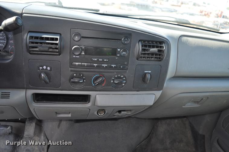 image for item G7485 2005 Ford F250 Super Duty Crew Cab pickup truck