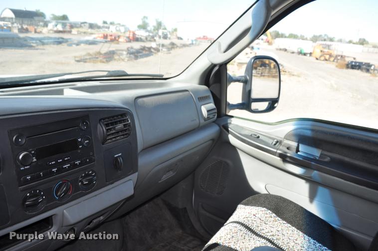 image for item G7485 2005 Ford F250 Super Duty Crew Cab pickup truck