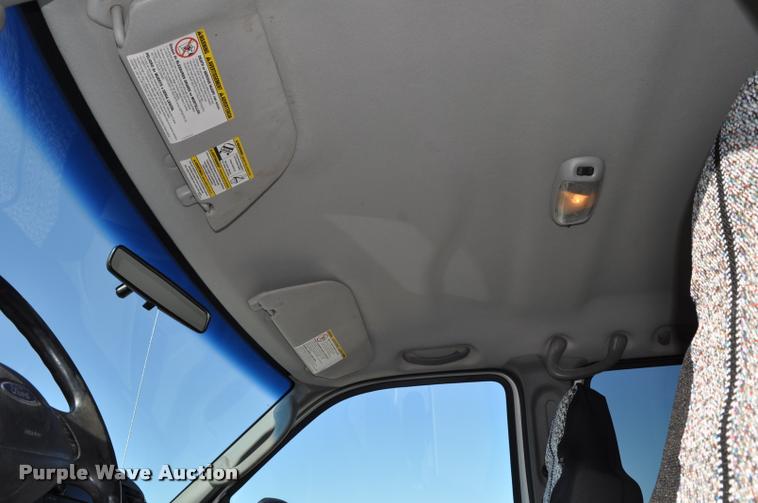 image for item G7485 2005 Ford F250 Super Duty Crew Cab pickup truck