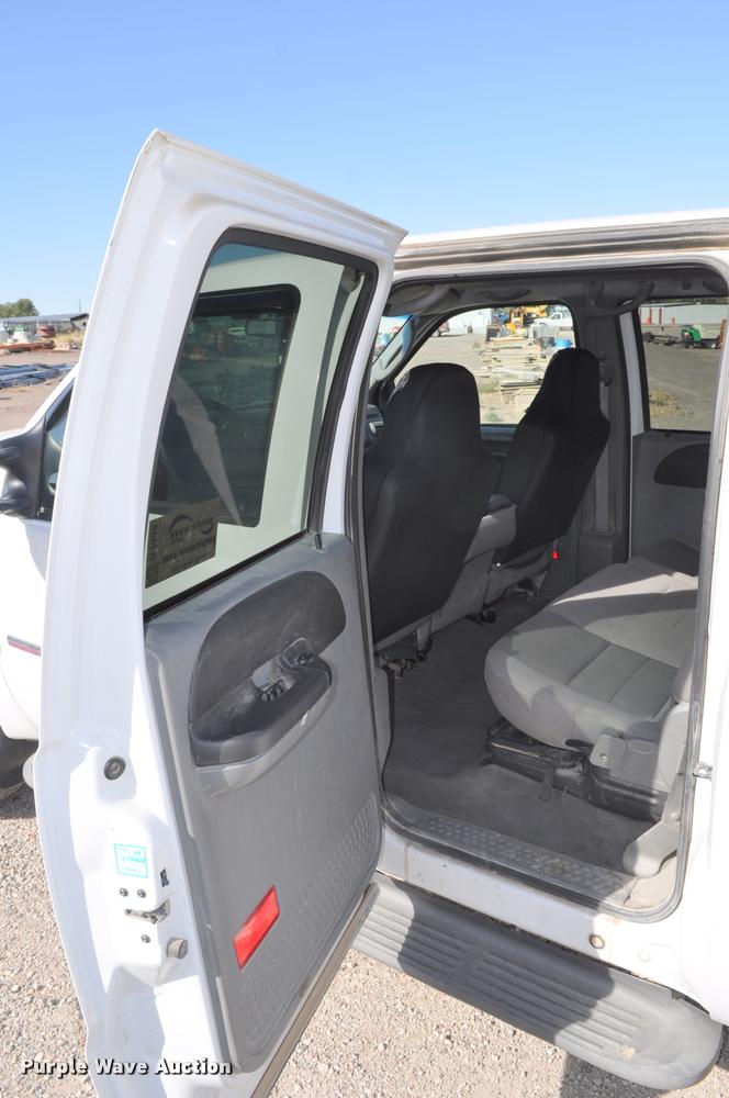 image for item G7485 2005 Ford F250 Super Duty Crew Cab pickup truck