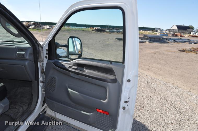 image for item G7485 2005 Ford F250 Super Duty Crew Cab pickup truck