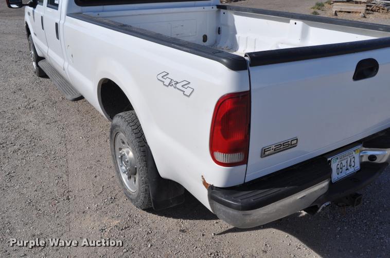 image for item G7485 2005 Ford F250 Super Duty Crew Cab pickup truck