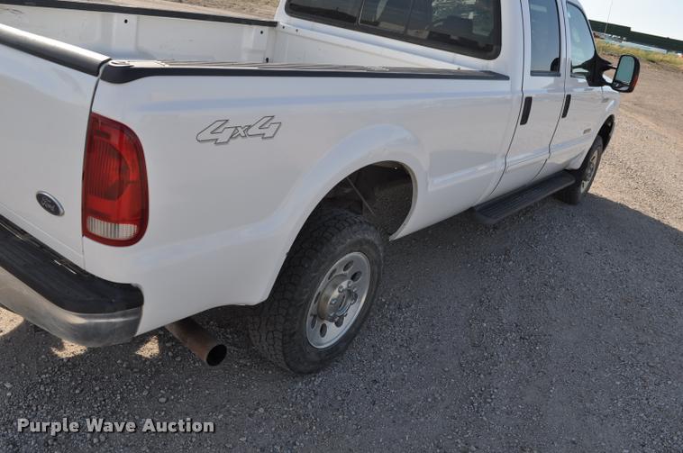 image for item G7485 2005 Ford F250 Super Duty Crew Cab pickup truck