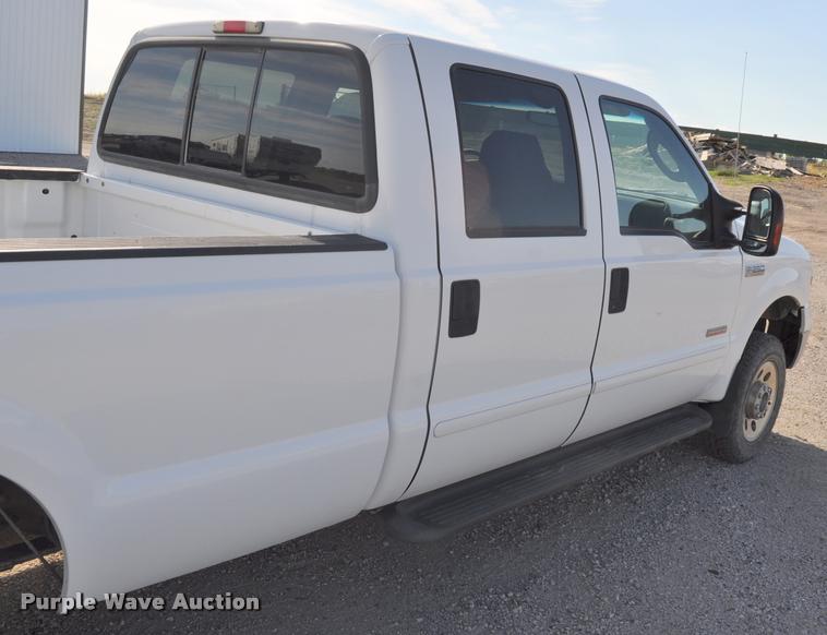 image for item G7485 2005 Ford F250 Super Duty Crew Cab pickup truck