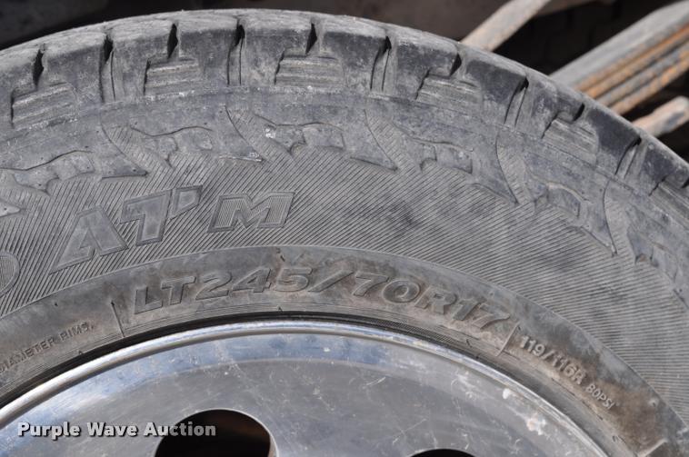 image for item G7485 2005 Ford F250 Super Duty Crew Cab pickup truck