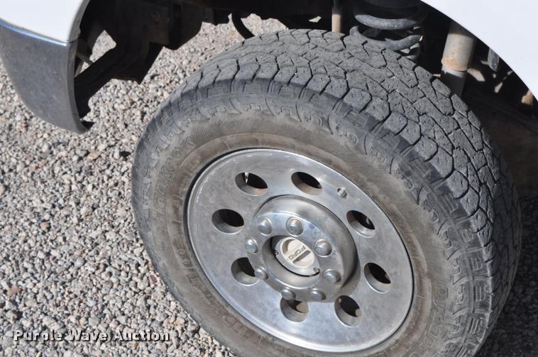 image for item G7485 2005 Ford F250 Super Duty Crew Cab pickup truck