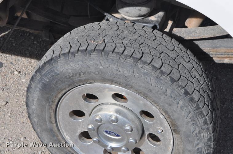 image for item G7485 2005 Ford F250 Super Duty Crew Cab pickup truck