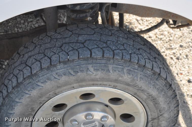 image for item G7485 2005 Ford F250 Super Duty Crew Cab pickup truck