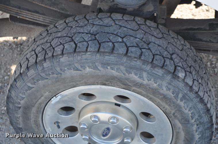 image for item G7485 2005 Ford F250 Super Duty Crew Cab pickup truck