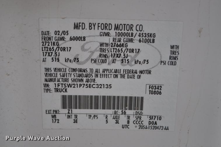 image for item G7485 2005 Ford F250 Super Duty Crew Cab pickup truck