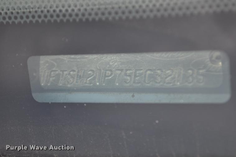 image for item G7485 2005 Ford F250 Super Duty Crew Cab pickup truck