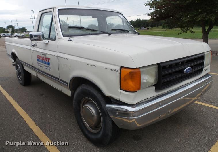 image for item J4808 1988 Ford F250 HD Custom pickup truck