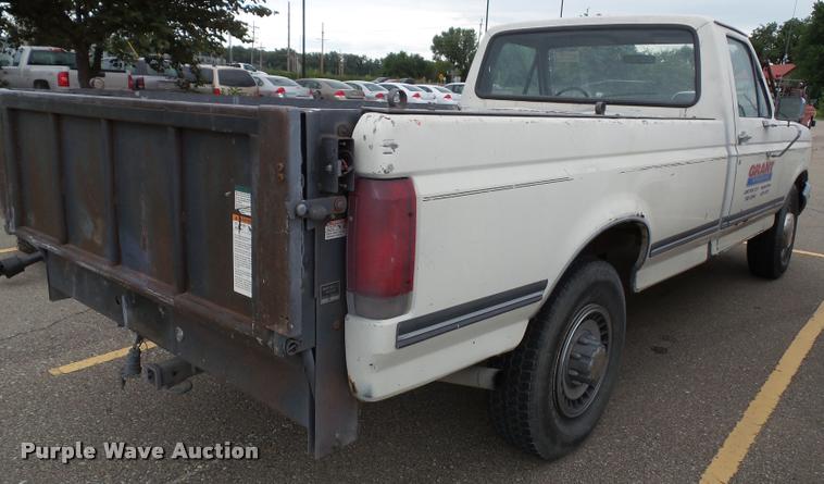 image for item J4808 1988 Ford F250 HD Custom pickup truck