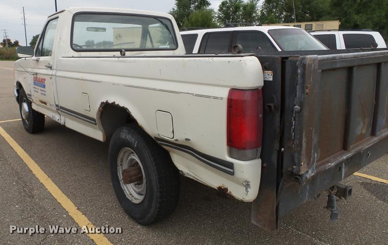 image for item J4808 1988 Ford F250 HD Custom pickup truck