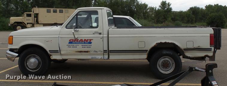 image for item J4808 1988 Ford F250 HD Custom pickup truck