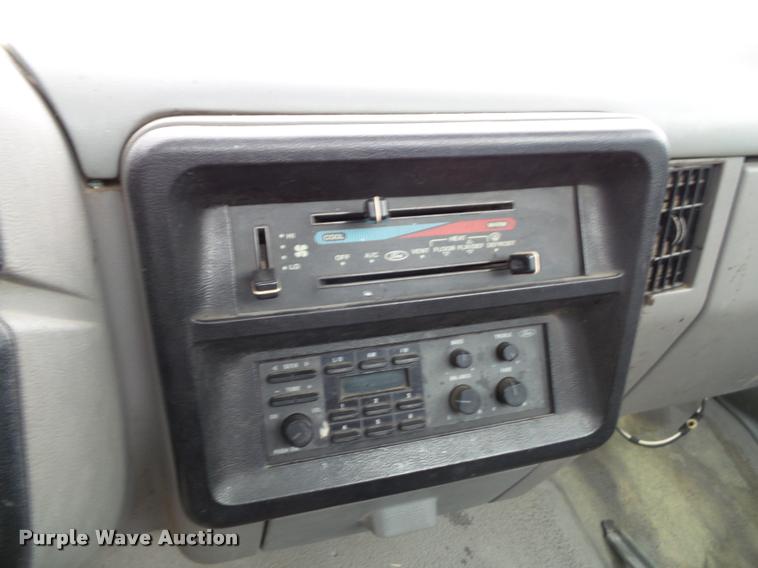 image for item J4808 1988 Ford F250 HD Custom pickup truck