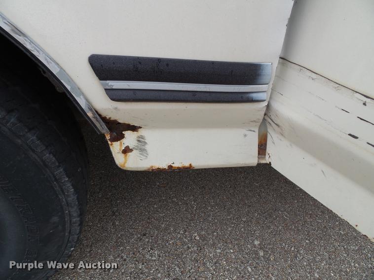 image for item J4808 1988 Ford F250 HD Custom pickup truck