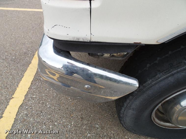 image for item J4808 1988 Ford F250 HD Custom pickup truck