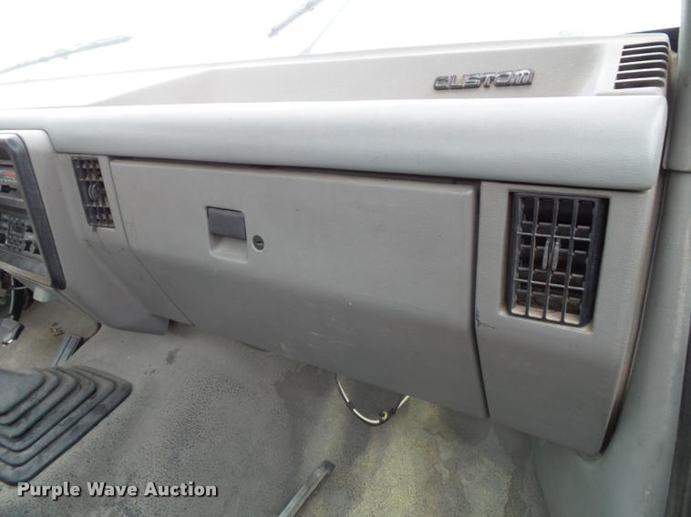 image for item J4808 1988 Ford F250 HD Custom pickup truck