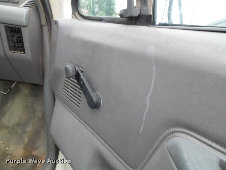 image for item J4808 1988 Ford F250 HD Custom pickup truck