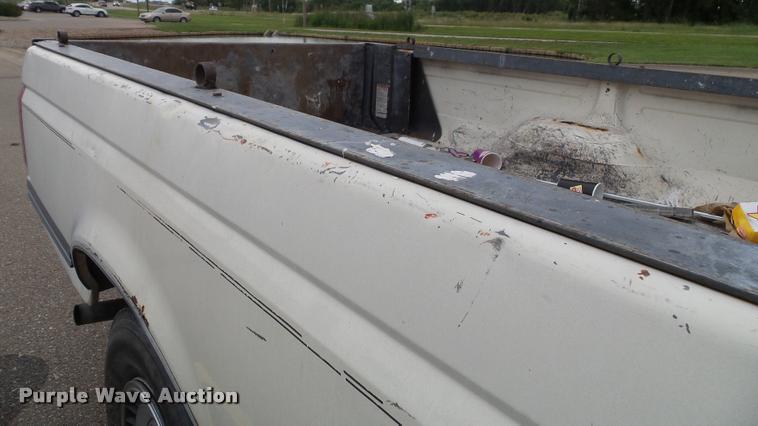 image for item J4808 1988 Ford F250 HD Custom pickup truck