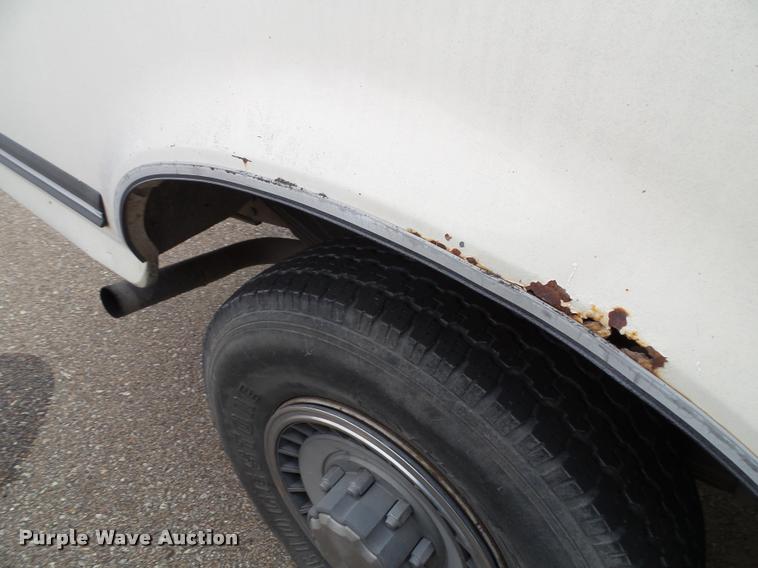 image for item J4808 1988 Ford F250 HD Custom pickup truck