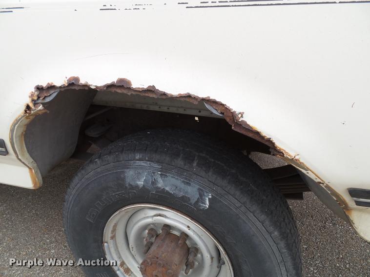 image for item J4808 1988 Ford F250 HD Custom pickup truck