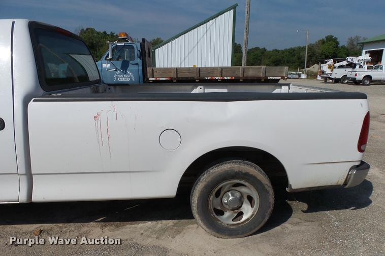 image for item K1121 1999 Ford F150 pickup truck